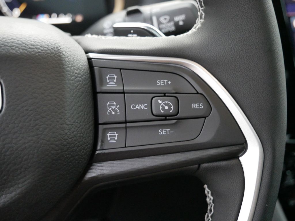 Thumbnail: 2025 Jeep Grand Cherokee L - 40