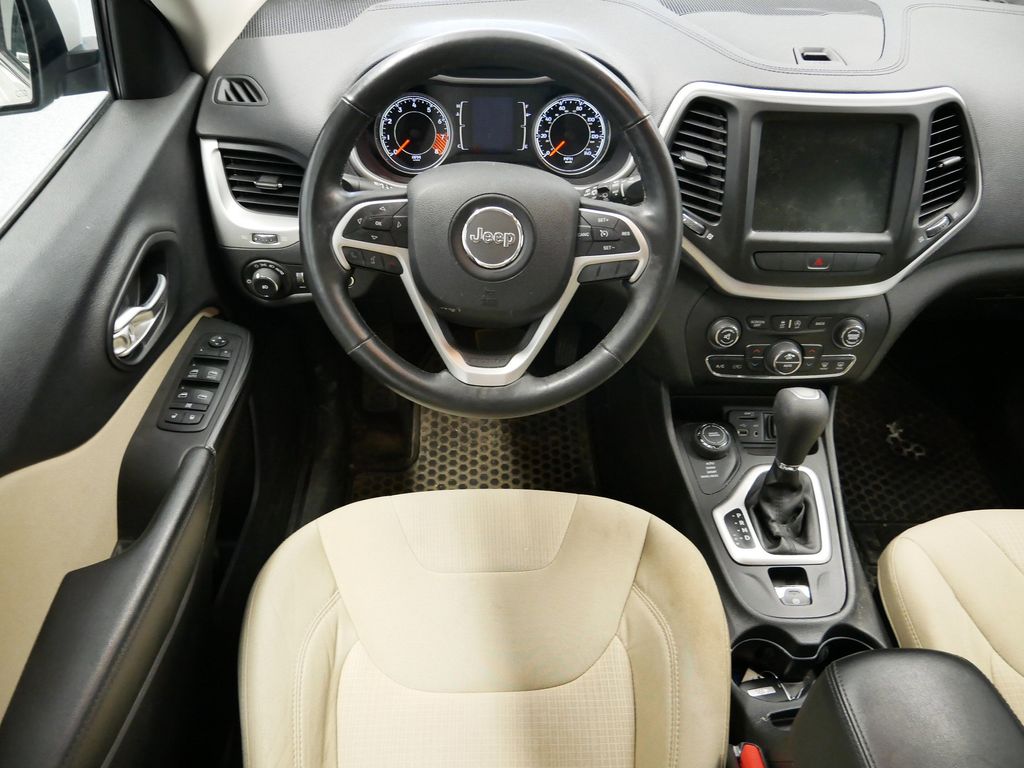 Thumbnail: 2015 Jeep Cherokee - 28