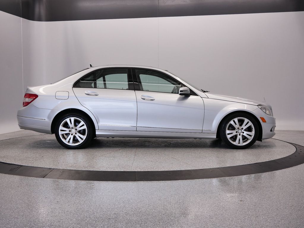 Thumbnail: 2011 Mercedes-Benz C-Class - 49