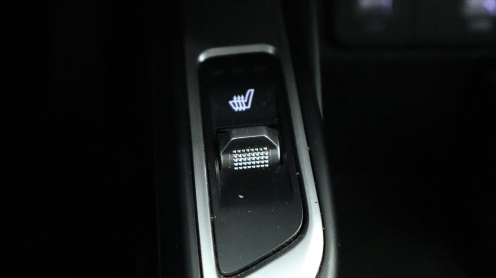 Thumbnail: 2023 Kia Sorento - 40