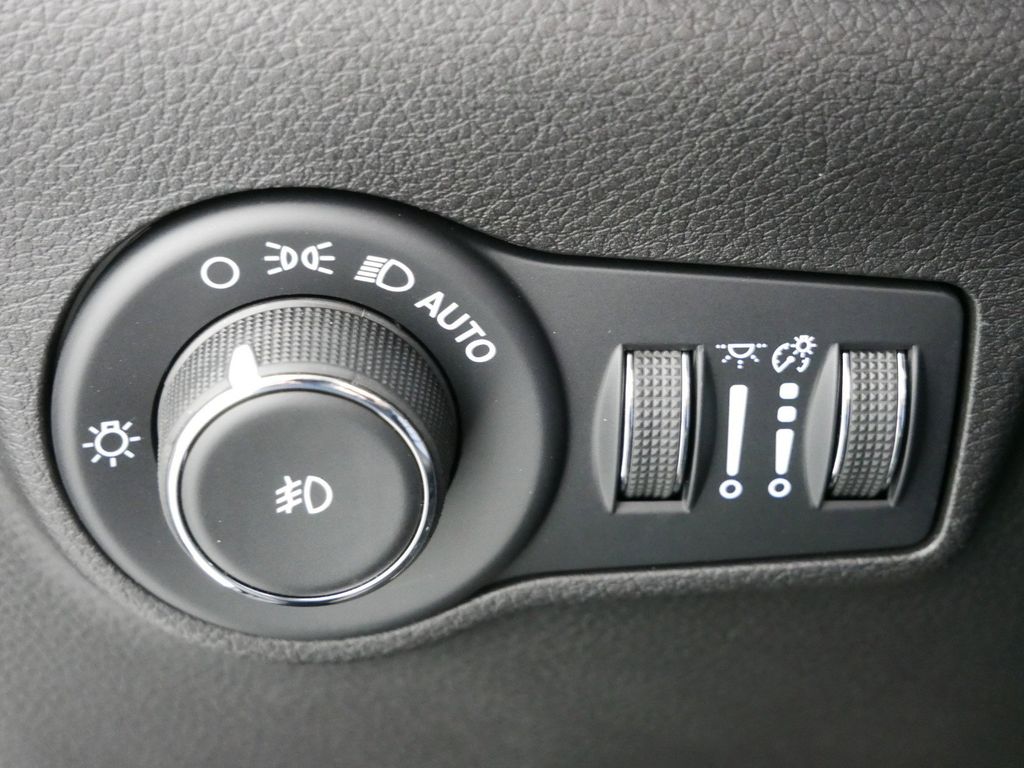 Thumbnail: 2024 Jeep Compass - 30