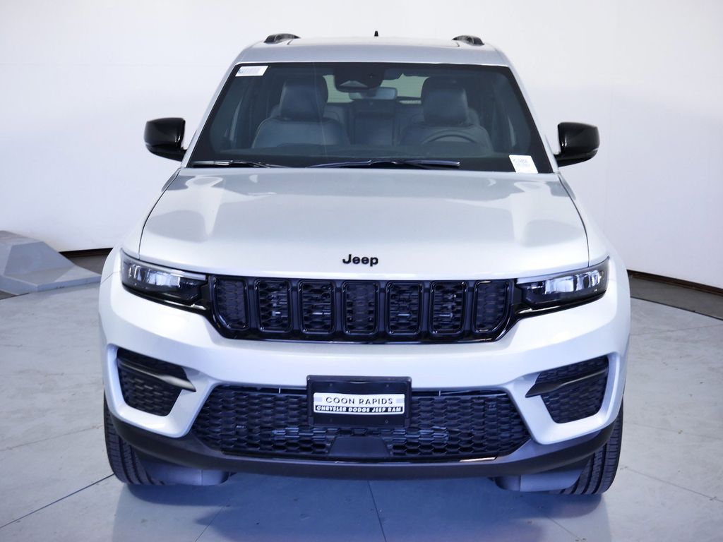 Thumbnail: 2024 Jeep Grand Cherokee - 18