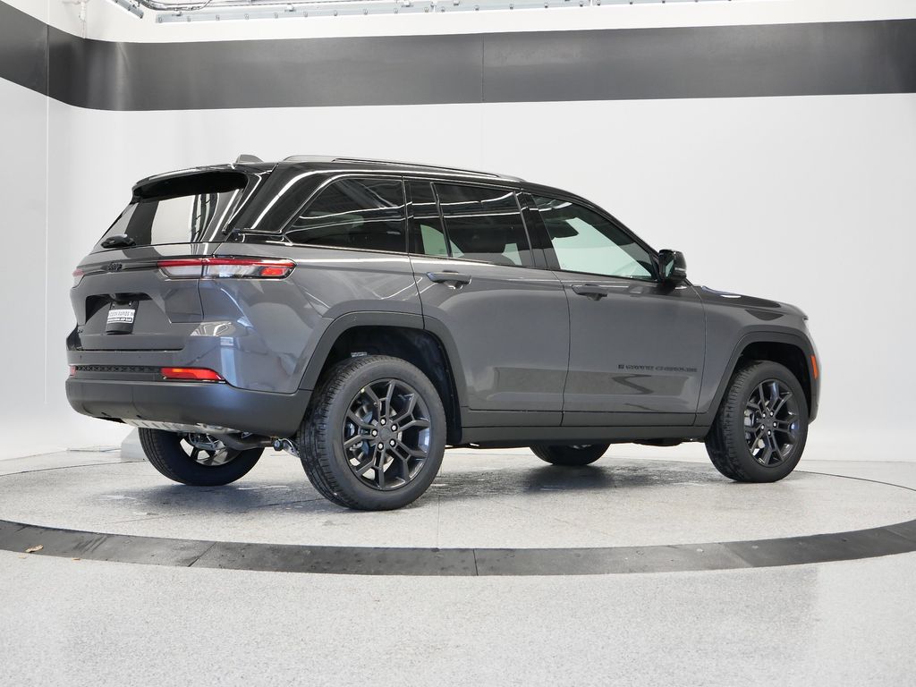 Thumbnail: 2025 Jeep Grand Cherokee - 44