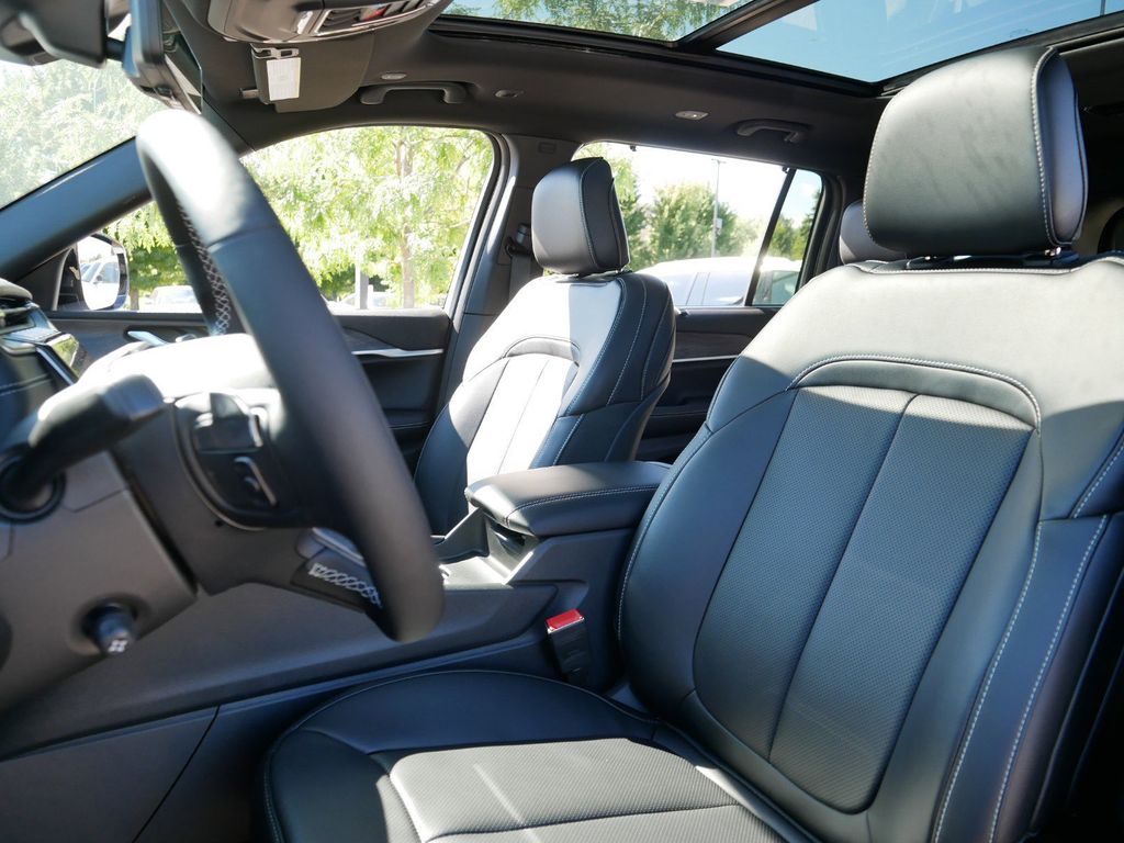 2025 Jeep Grand Cherokee L Limited Edition 36