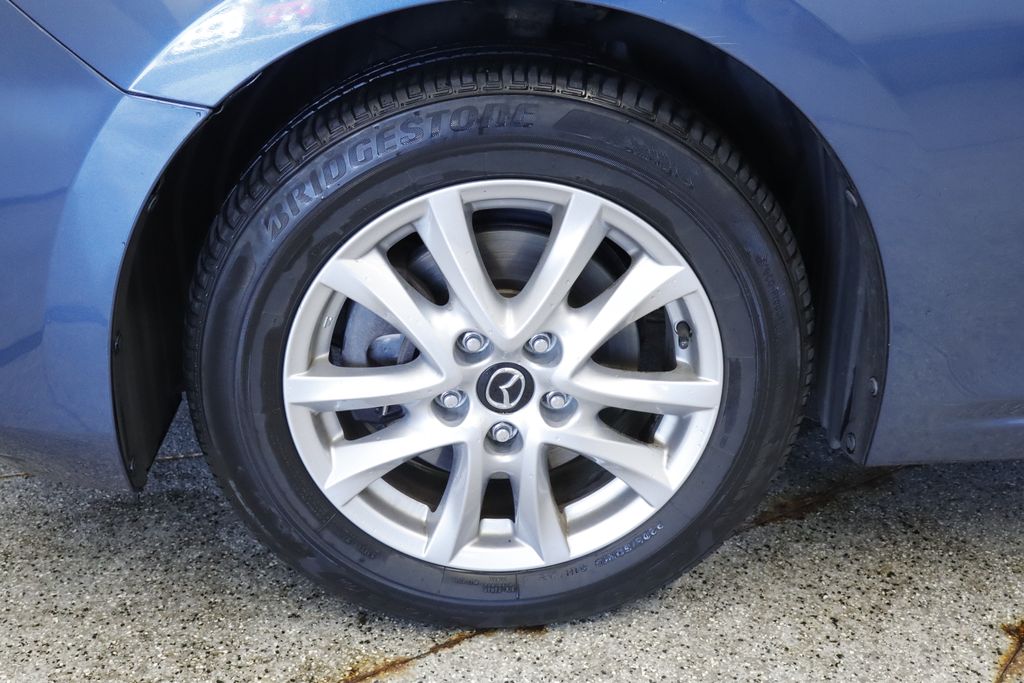 Thumbnail: 2017 Mazda Mazda3 - 16
