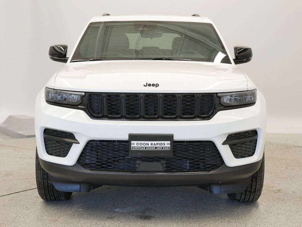 Thumbnail: 2025 Jeep Grand Cherokee - 4