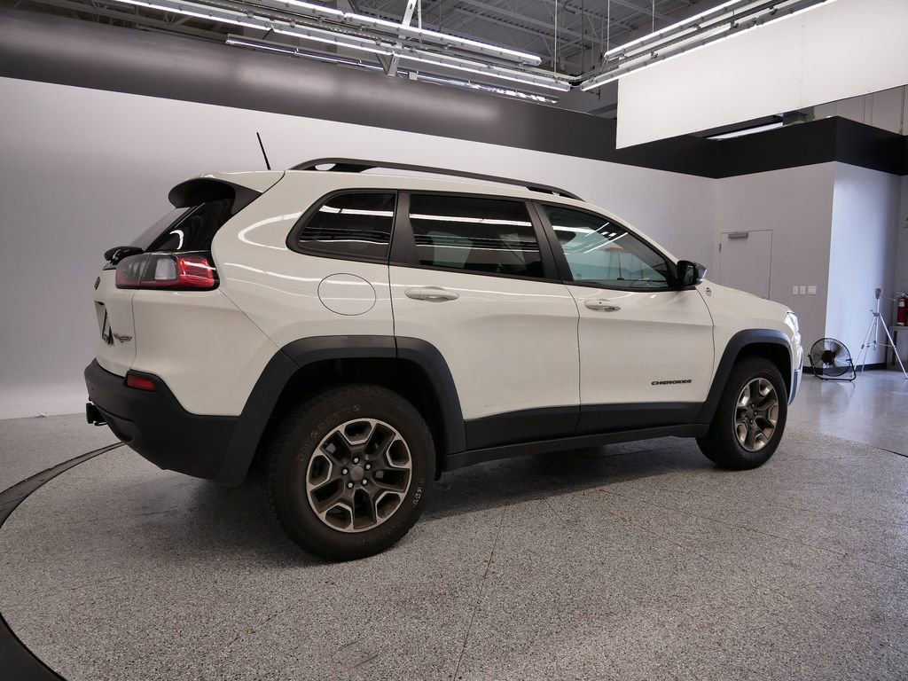 Thumbnail: 2019 Jeep Cherokee - 19