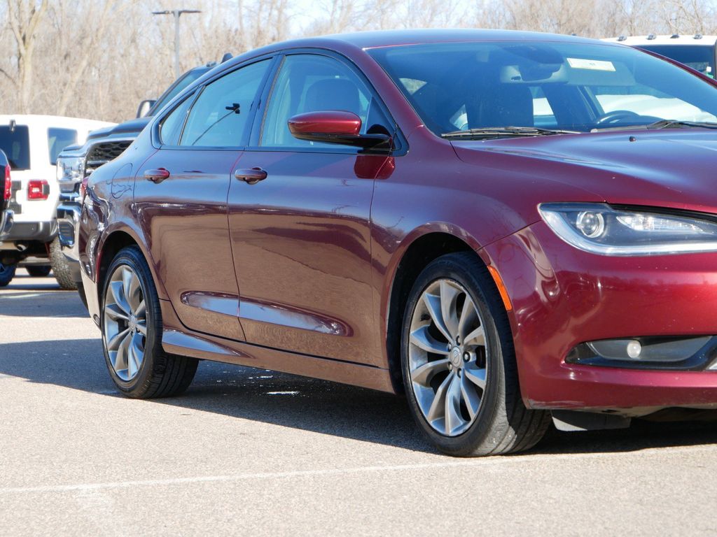 2015 Chrysler 200 S 4