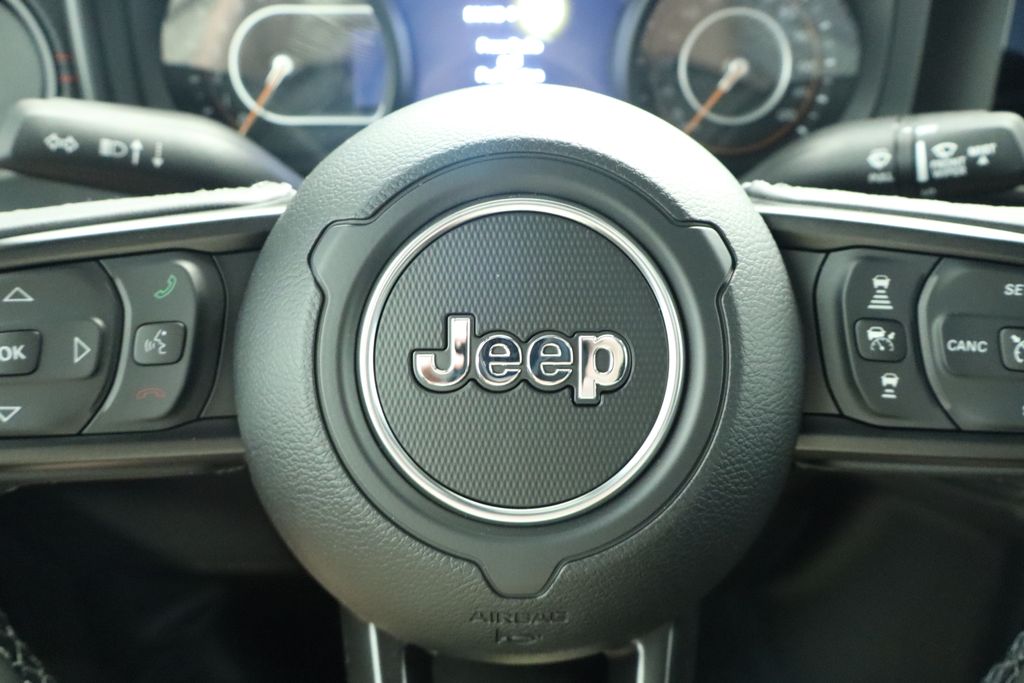 Thumbnail: 2026 Jeep Gladiator - 33