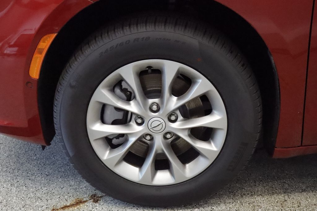 Thumbnail: 2026 Chrysler Pacifica - 6