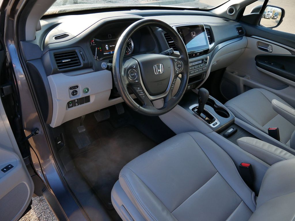 Thumbnail: 2018 Honda Pilot - 2