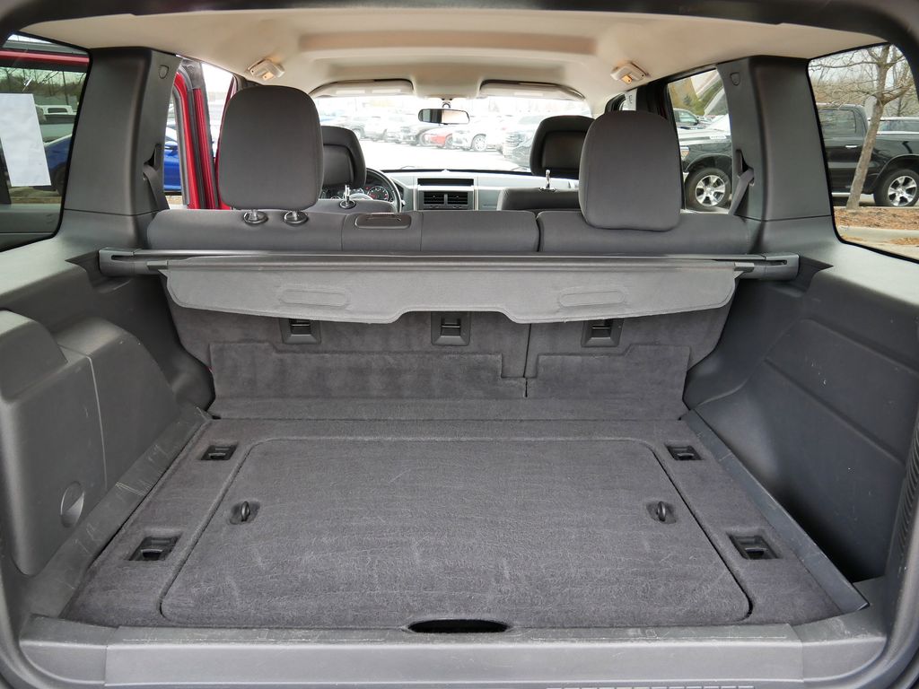 Thumbnail: 2012 Jeep Liberty - 12