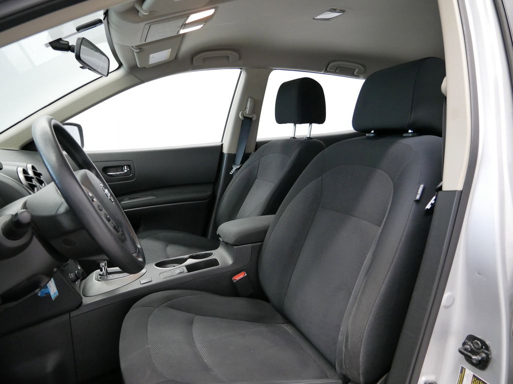 Thumbnail: 2014 Nissan Rogue - 23