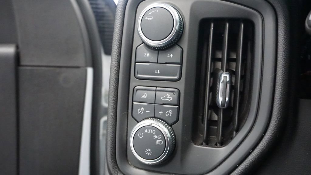 Thumbnail: 2024 GMC Sierra 3500 - 27