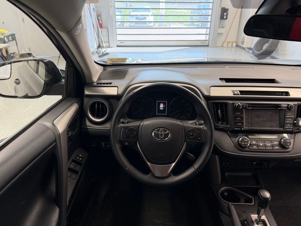 Thumbnail: 2017 Toyota RAV4 - 20