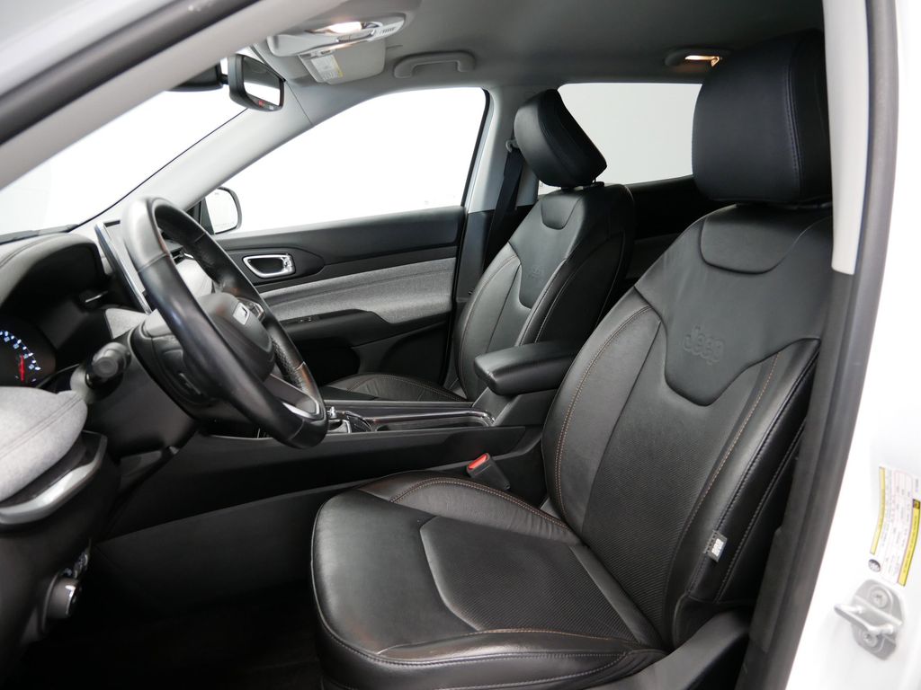 Thumbnail: 2022 Jeep Compass - 3