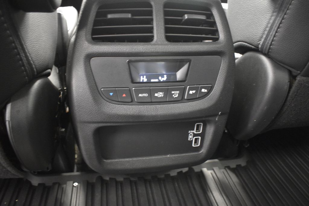 Thumbnail: 2019 Honda Pilot - 17