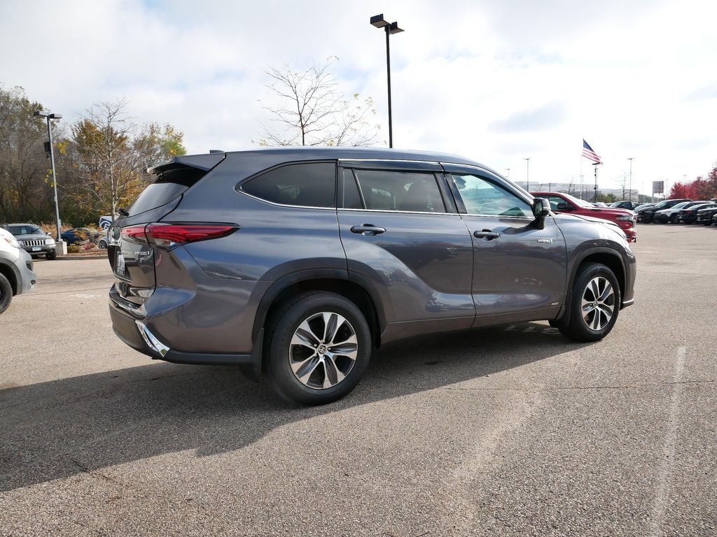 Thumbnail: 2020 Toyota Highlander - 6