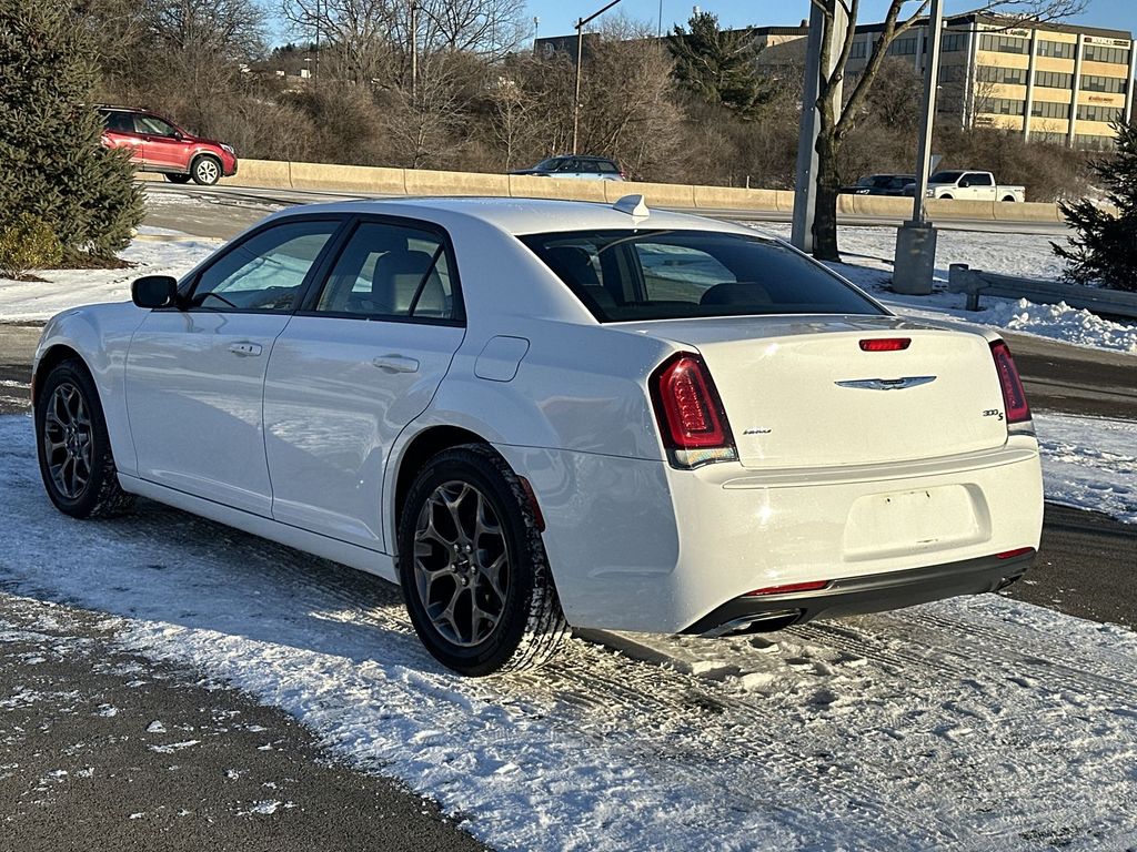 Thumbnail: 2016 Chrysler 300 - 33