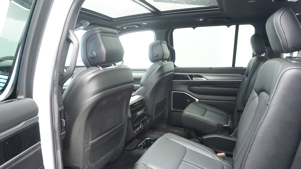 Thumbnail: 2026 Jeep Grand Wagoneer - 20