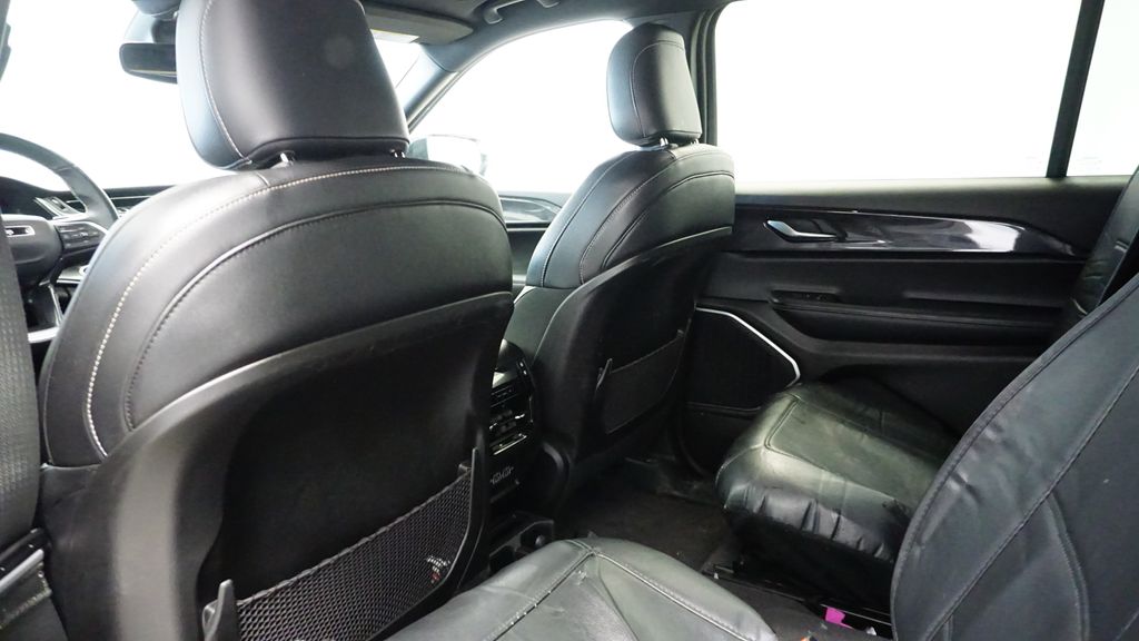 Thumbnail: 2022 Jeep Grand Cherokee L - 19