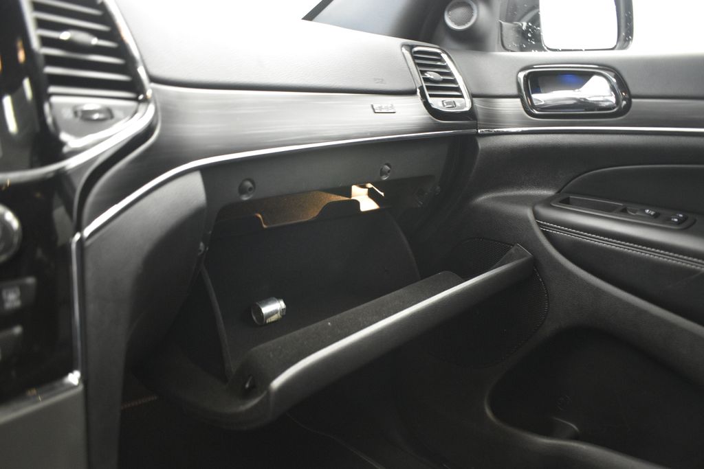 Thumbnail: 2021 Jeep Grand Cherokee - 38