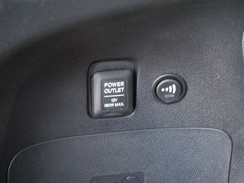 Thumbnail: 2018 Honda Pilot - 17