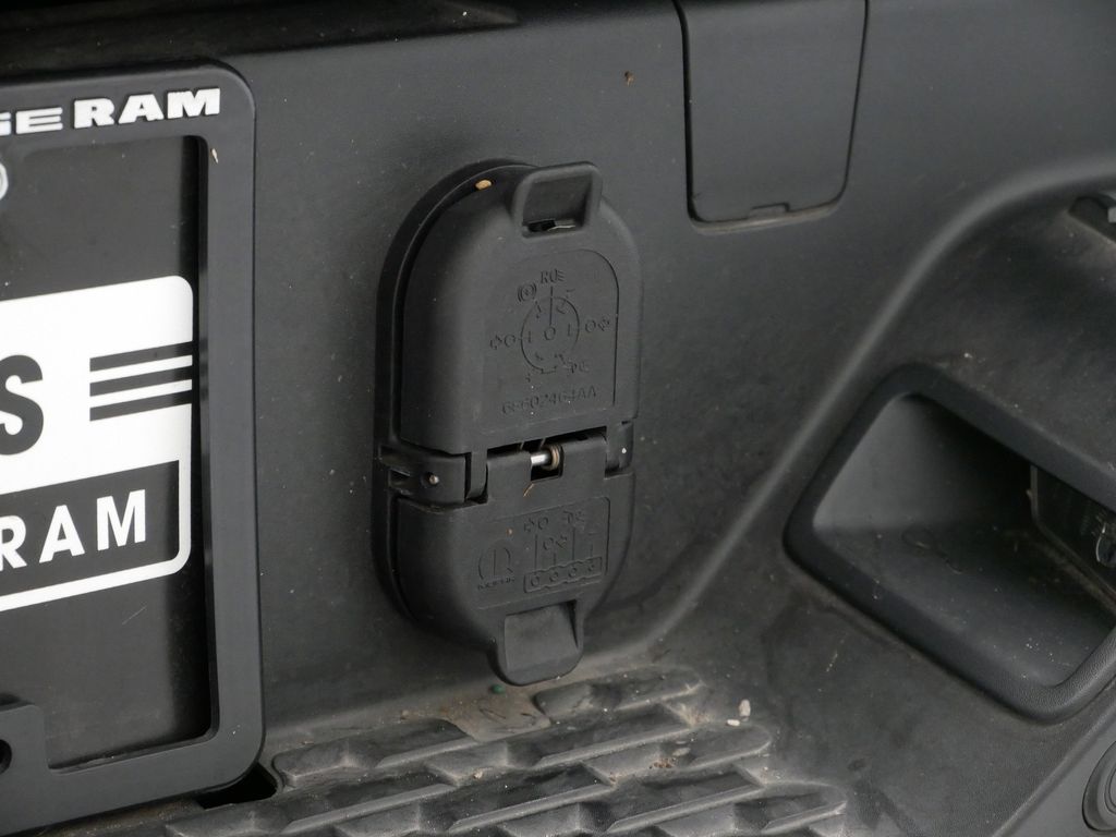 Thumbnail: 2025 RAM 1500 - 51