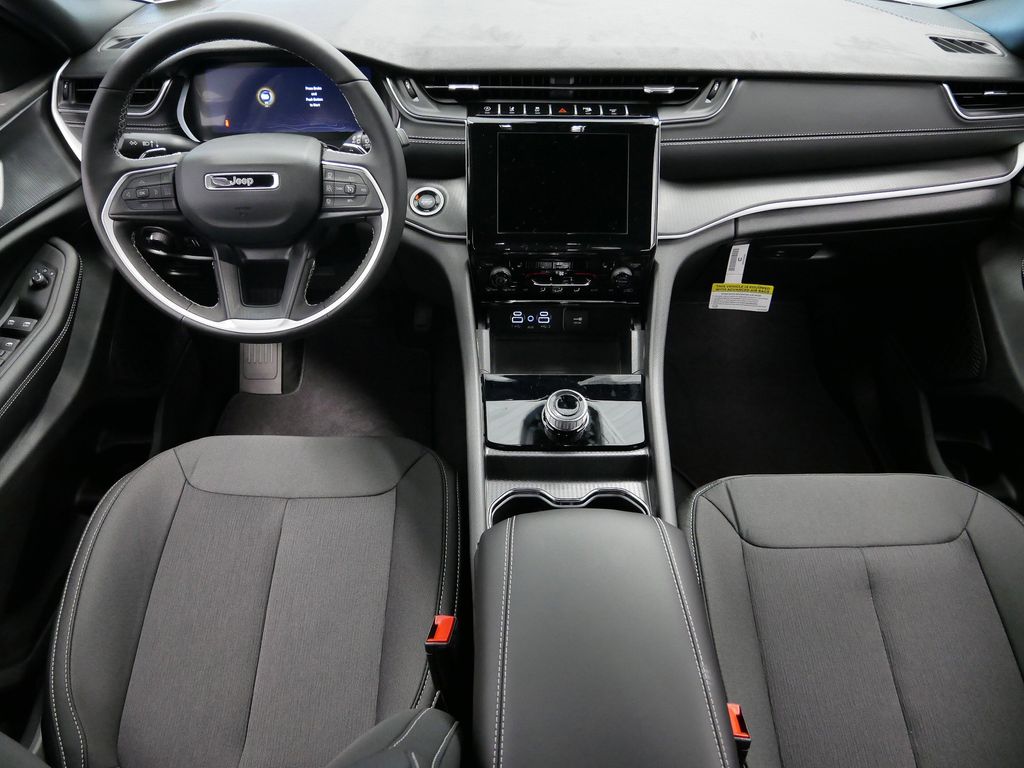 Thumbnail: 2025 Jeep Grand Cherokee - 17