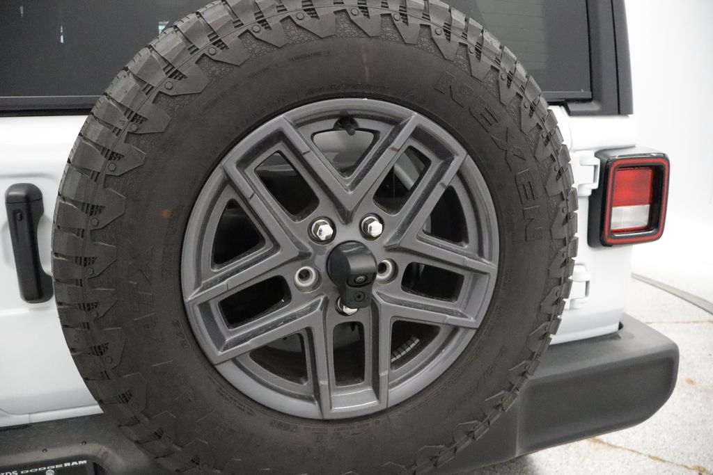 Thumbnail: 2026 Jeep Wrangler - 19