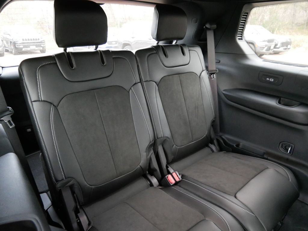 Thumbnail: 2025 Jeep Grand Cherokee L - 27