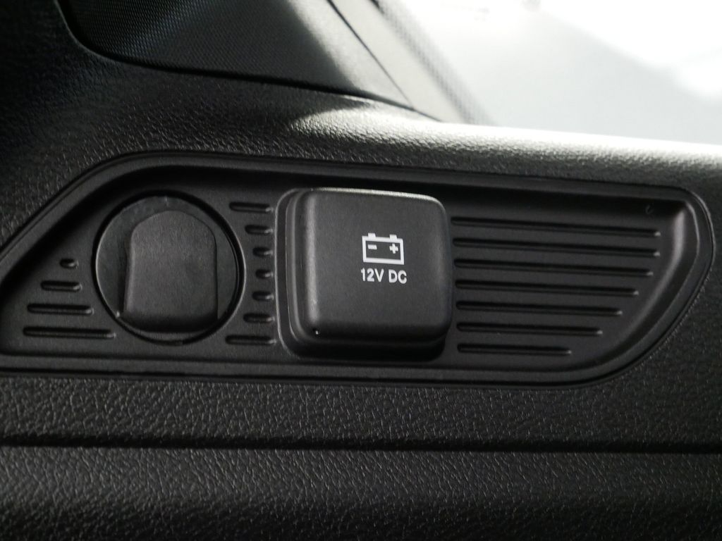 Thumbnail: 2025 Jeep Grand Cherokee - 31