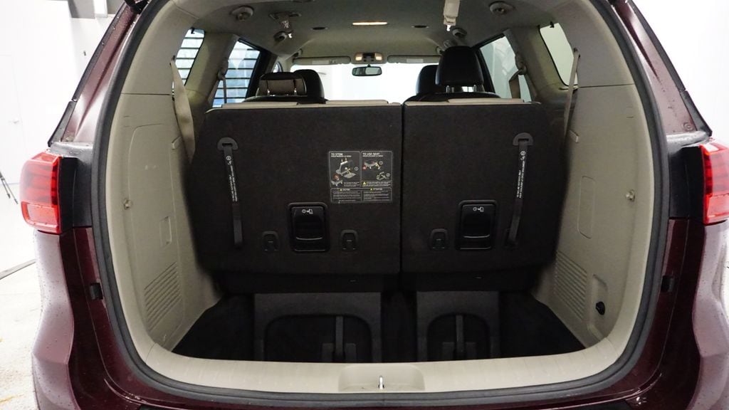 Thumbnail: 2020 Kia Sedona - 17