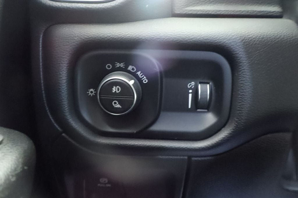 Thumbnail: 2024 RAM 1500 - 32