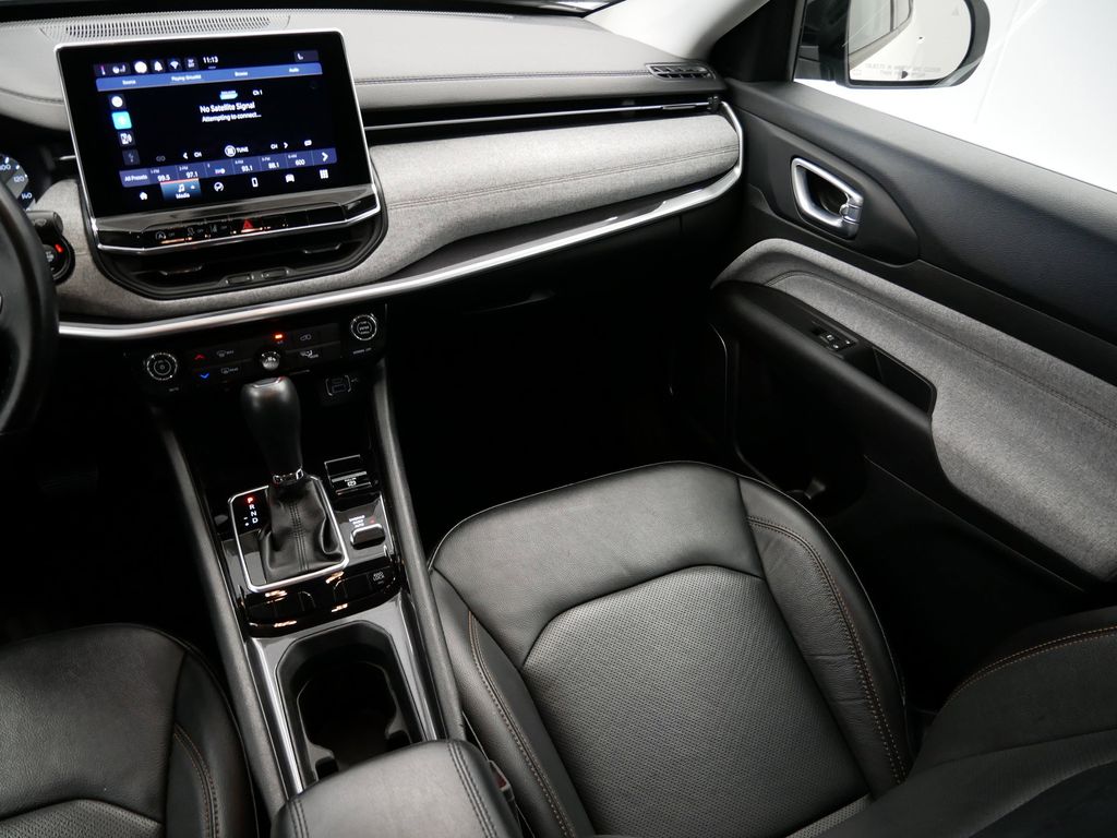 Thumbnail: 2022 Jeep Compass - 20