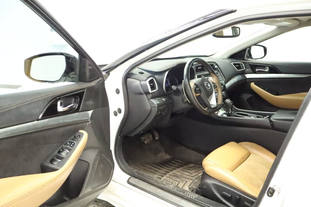 Thumbnail: 2016 Nissan Maxima - 21