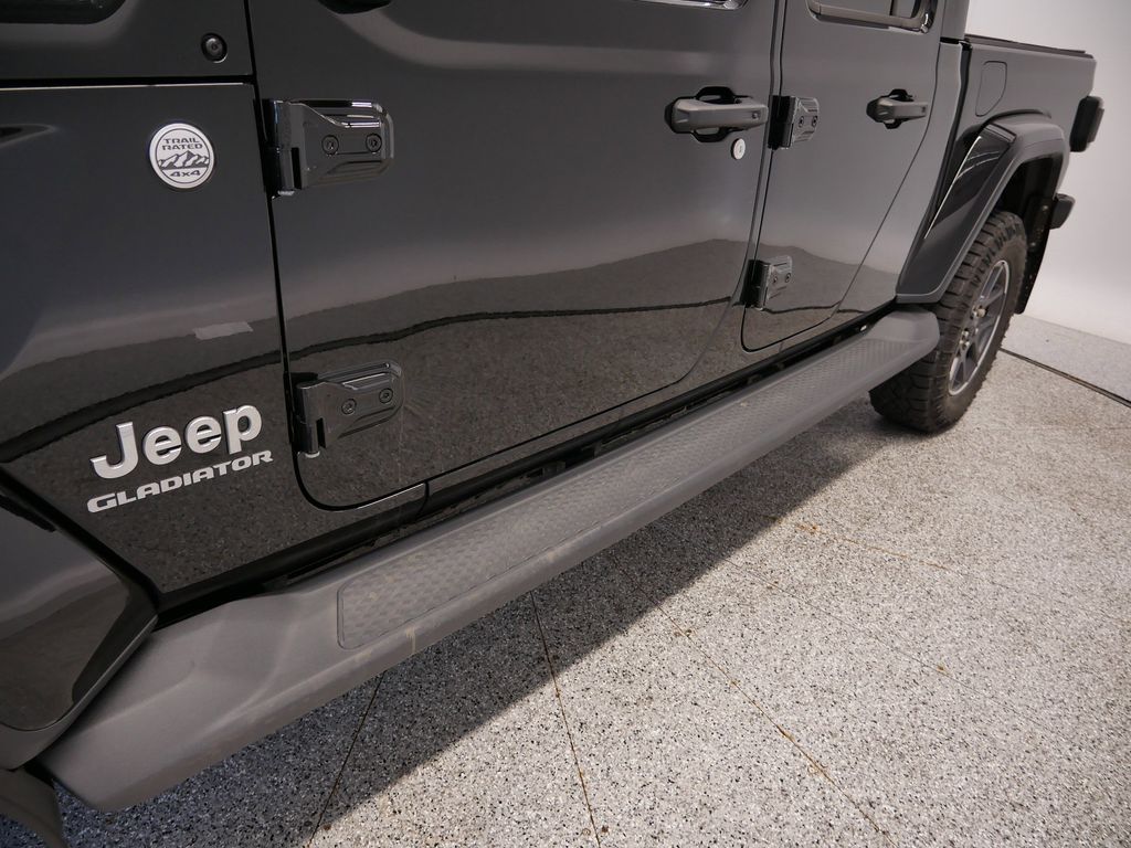 Thumbnail: 2020 Jeep Gladiator - 17