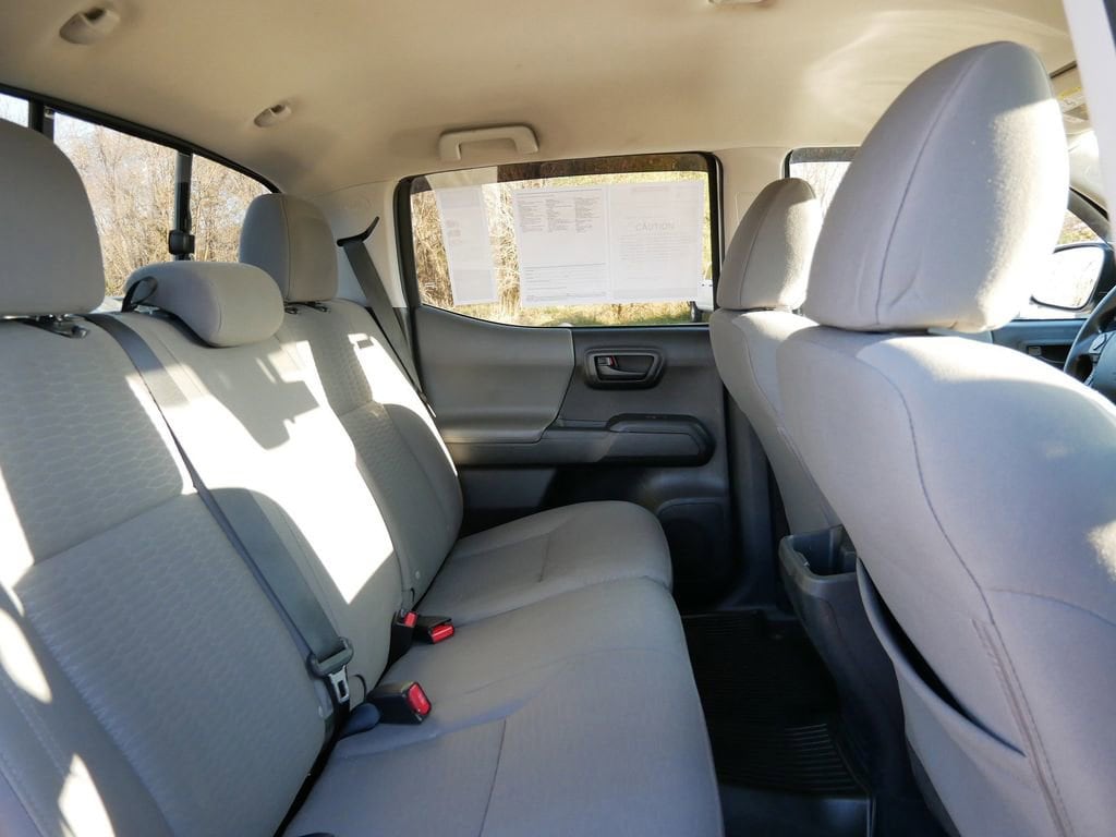 Thumbnail: 2019 Toyota Tacoma - 24