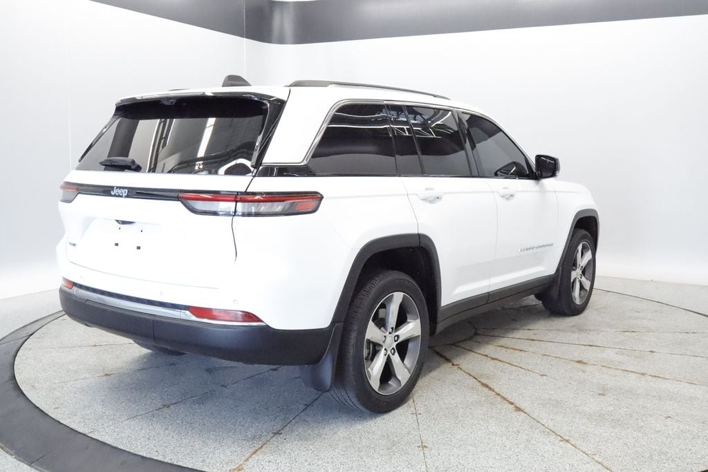 Thumbnail: 2022 Jeep Grand Cherokee - 6