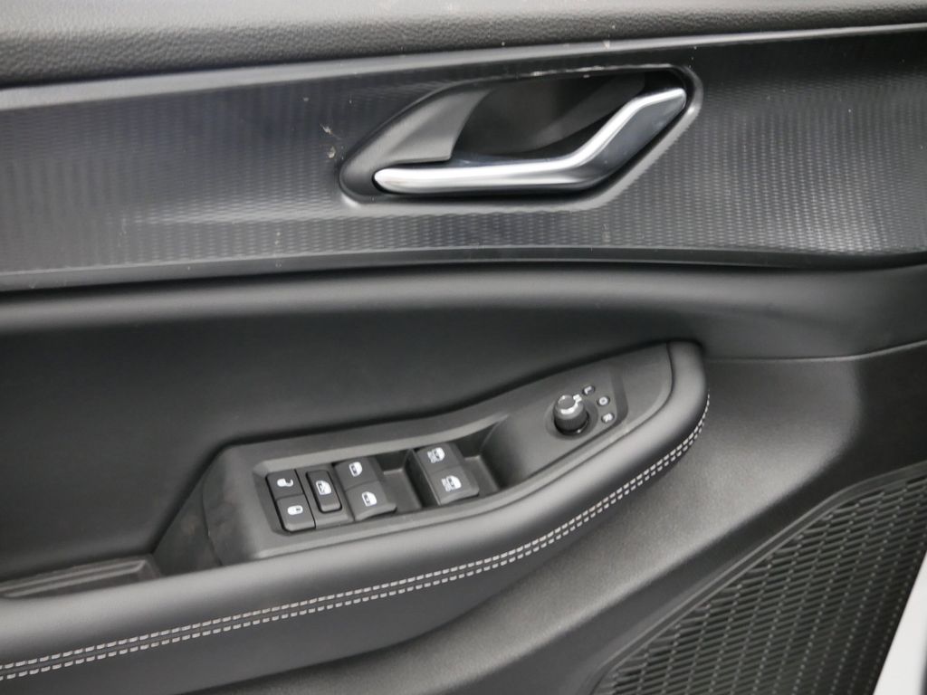 Thumbnail: 2025 Jeep Grand Cherokee - 6