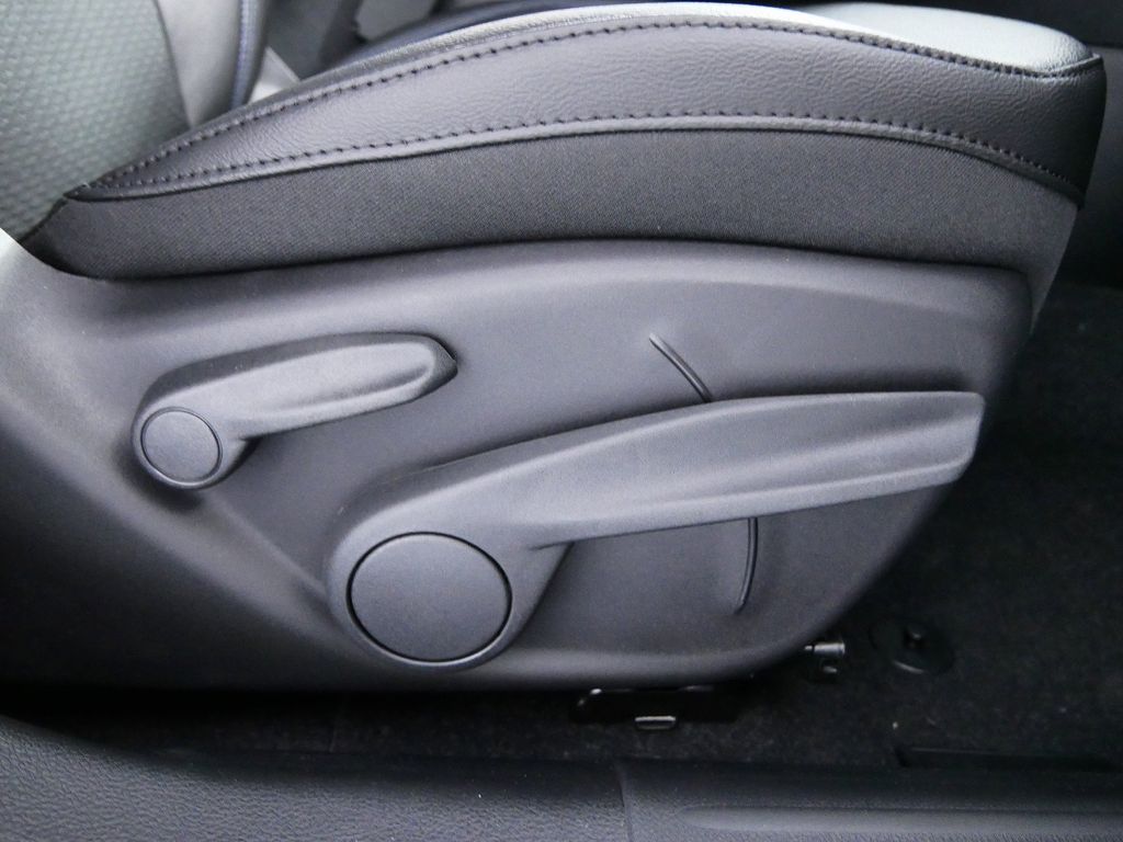 Thumbnail: 2024 Jeep Compass - 26