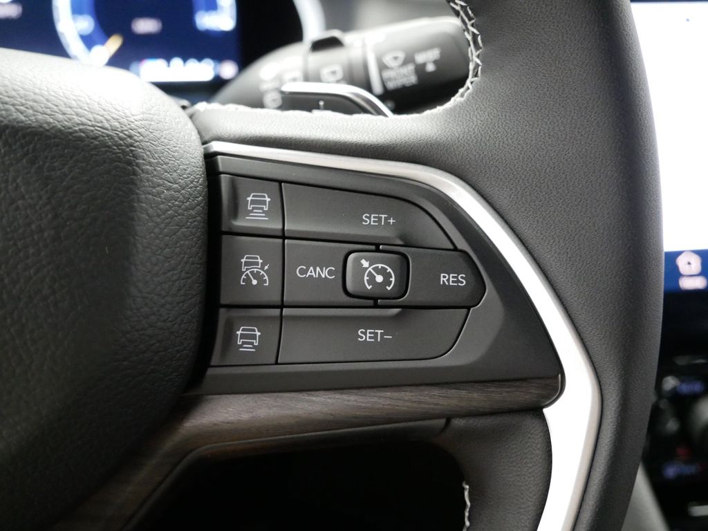 Thumbnail: 2025 Jeep Grand Cherokee - 25