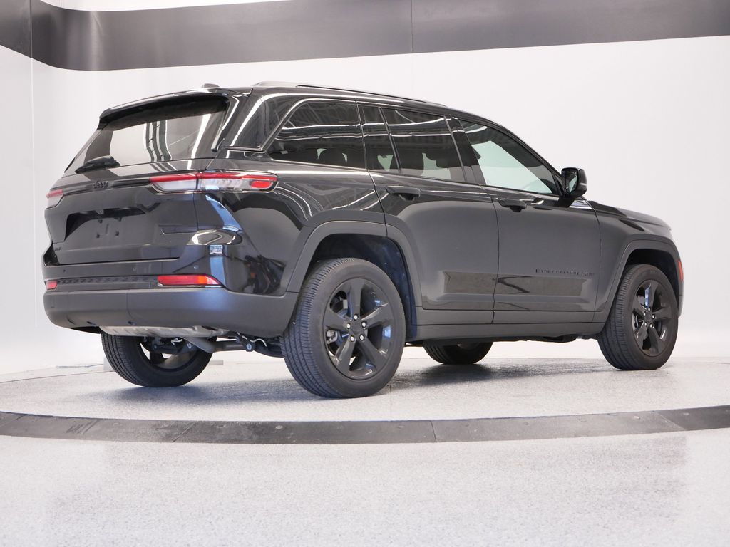 Thumbnail: 2023 Jeep Grand Cherokee - 6