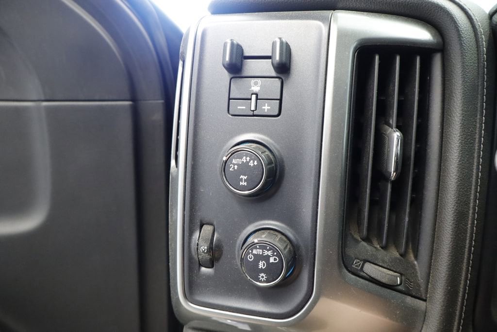 Thumbnail: 2017 Chevrolet Silverado 1500 - 23