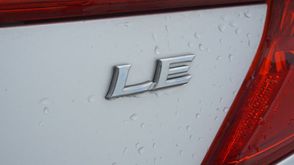 Thumbnail: 2013 Toyota Camry - 18