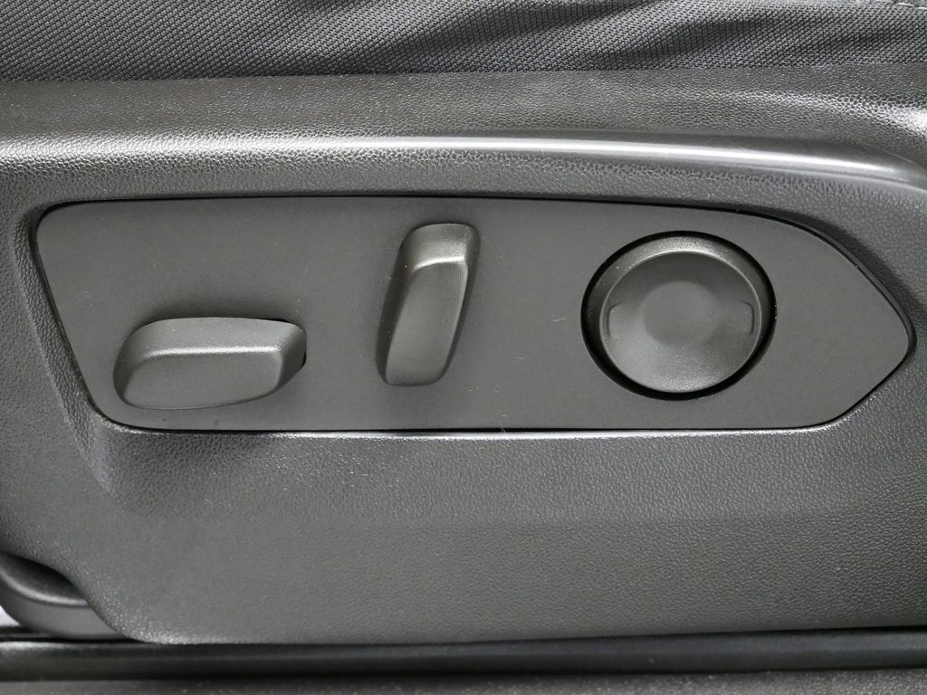 Thumbnail: 2022 Chevrolet Silverado 1500 - 4