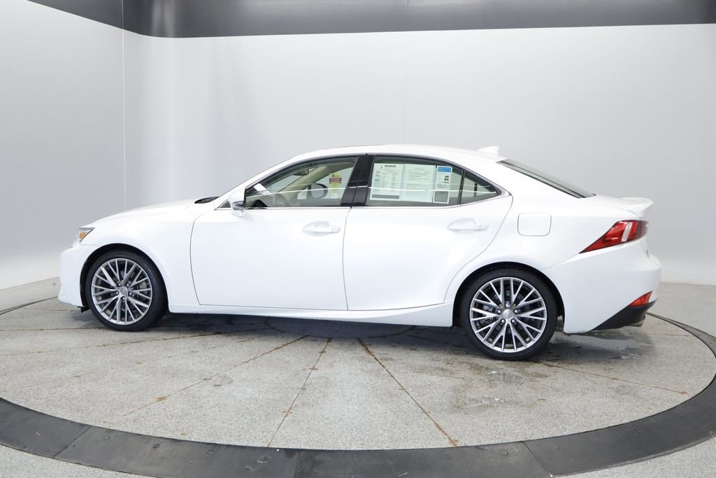 Thumbnail: 2015 Lexus IS - 2