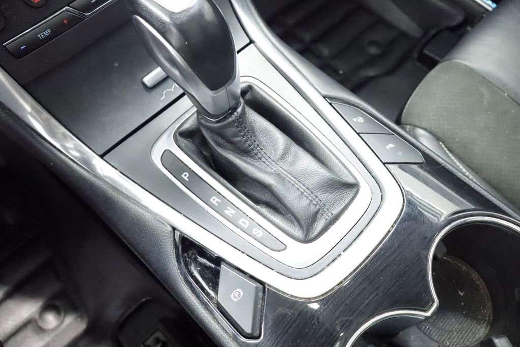 Thumbnail: 2016 Ford Edge - 32