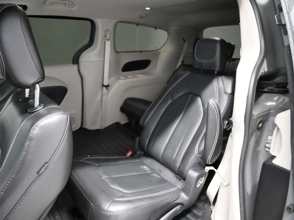 Thumbnail: 2022 Chrysler Pacifica - 23