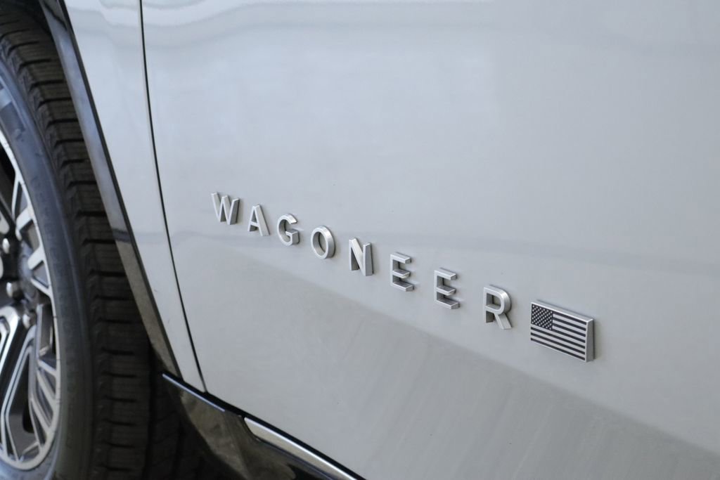 Thumbnail: 2024 Jeep Wagoneer - 17